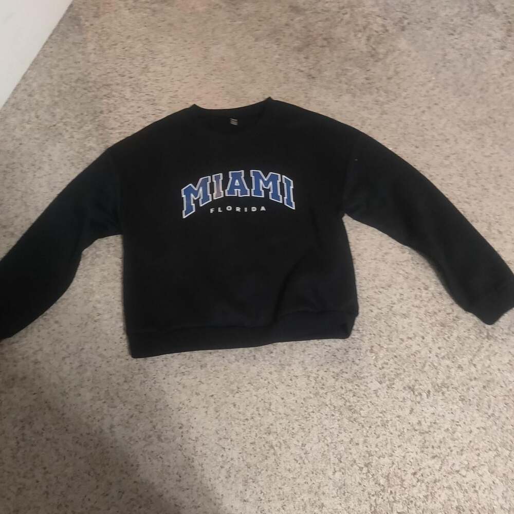 SHEIN Women's Black and Navy Sweatshirt